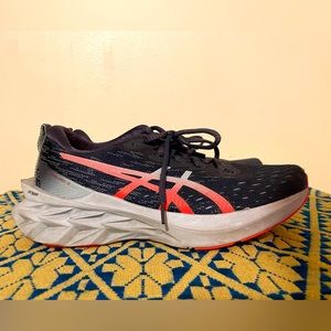 Asics Novablast 2 W-8.5